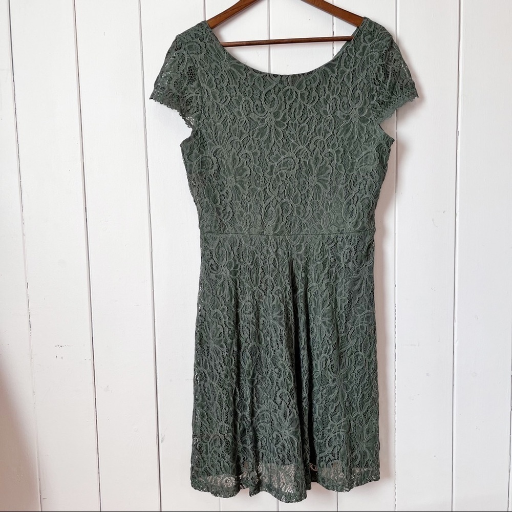 Vero Moda Green Lace dress. Size Large.
